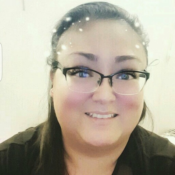 Meet your Posher, Alexandra - Picture 1 of 1